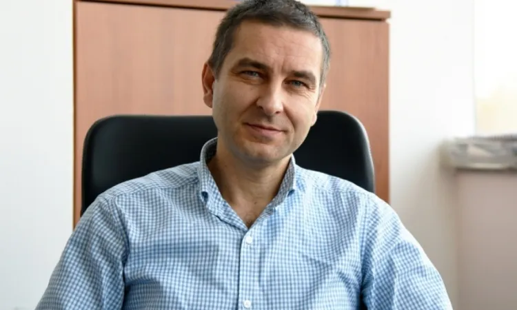 Investigation of the Impact of Building Shape, Height, and Mutual Position on the Efficiency of External Ventilation and Air Quality