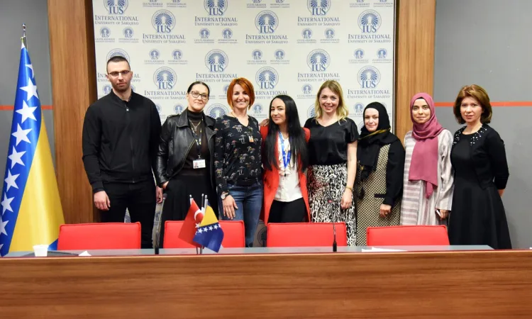 2022 Saraybosna ICT Gününde Kızlar